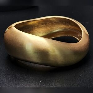 Elegant Gold-Tone Bangle Bracelet